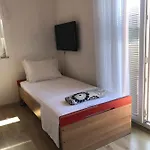 Sanda I Leo Apartamento *