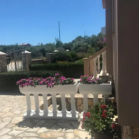 Sanda I Leo Apartment