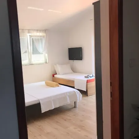 Sanda I Leo Bibinje
