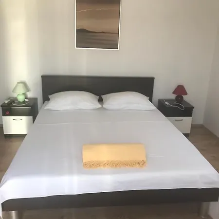 Sanda I Leo Apartment