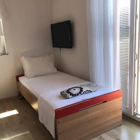 Sanda I Leo Apartament *